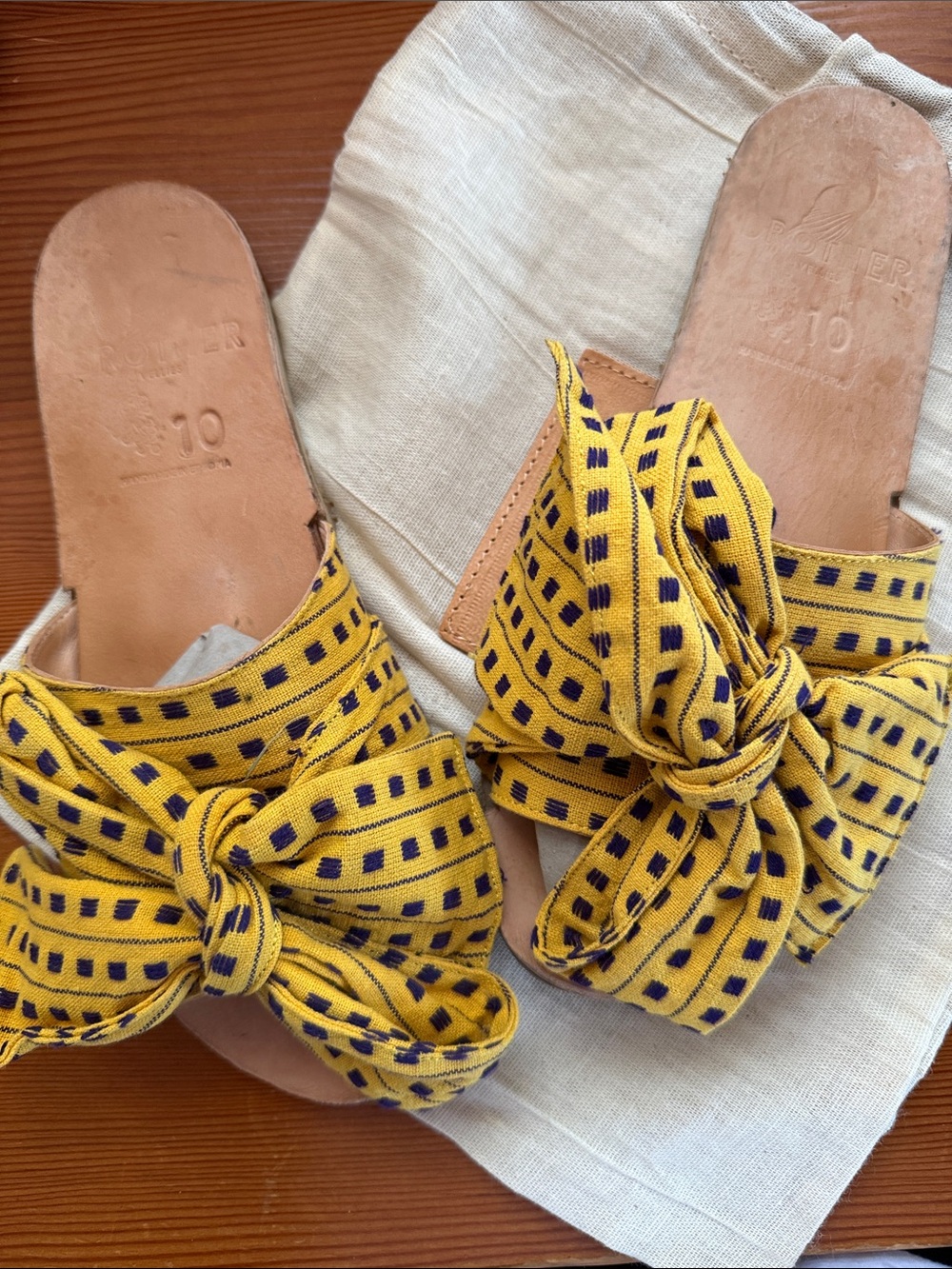 Brother Vellies Burkina slide